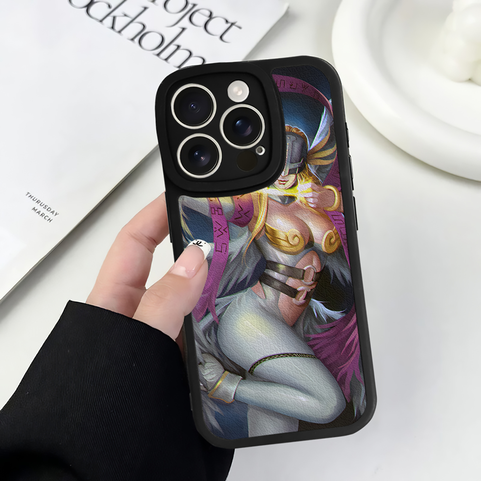 （画像用） Digimon デジタルモンスター/デジモン 【iPhone 16シリーズ対応】シリコンスマホケース（レザー調） 材質：シリコン